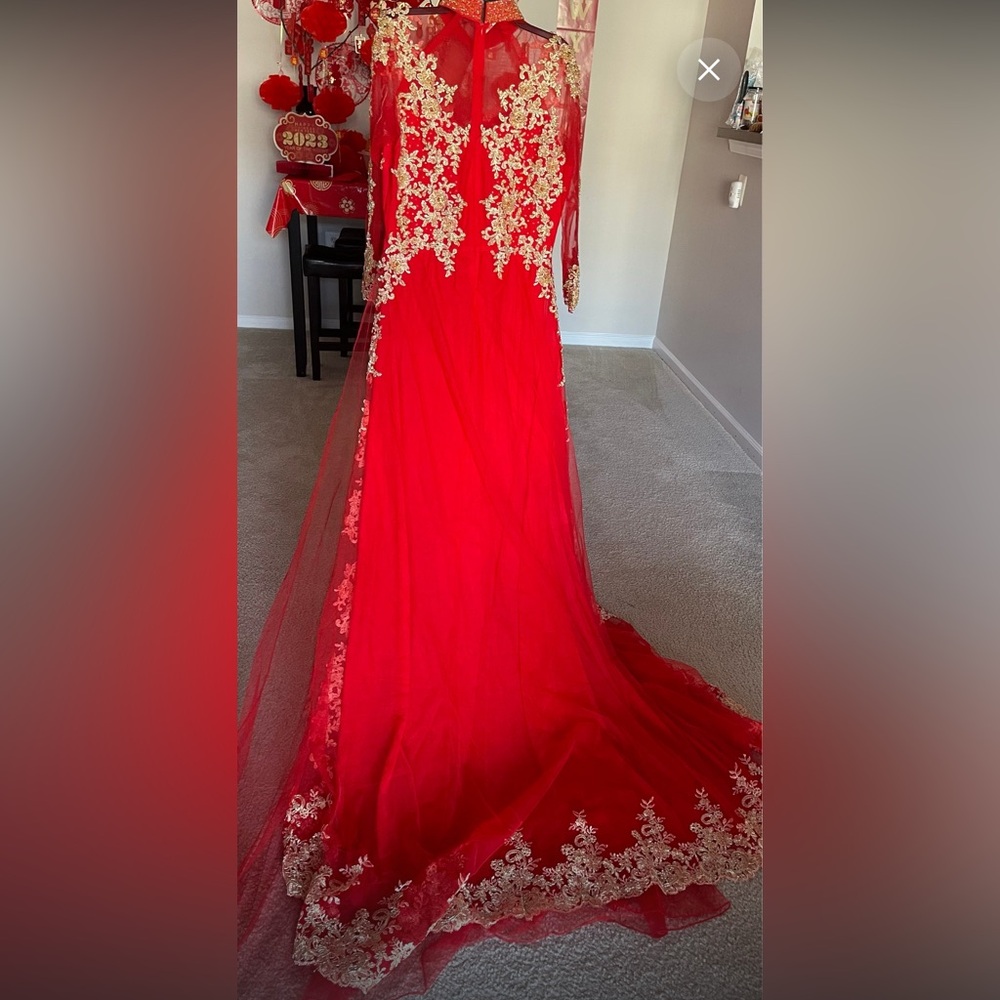 Red ao dai Vietnamese tradition wedding dress . - Picture 6 of 7